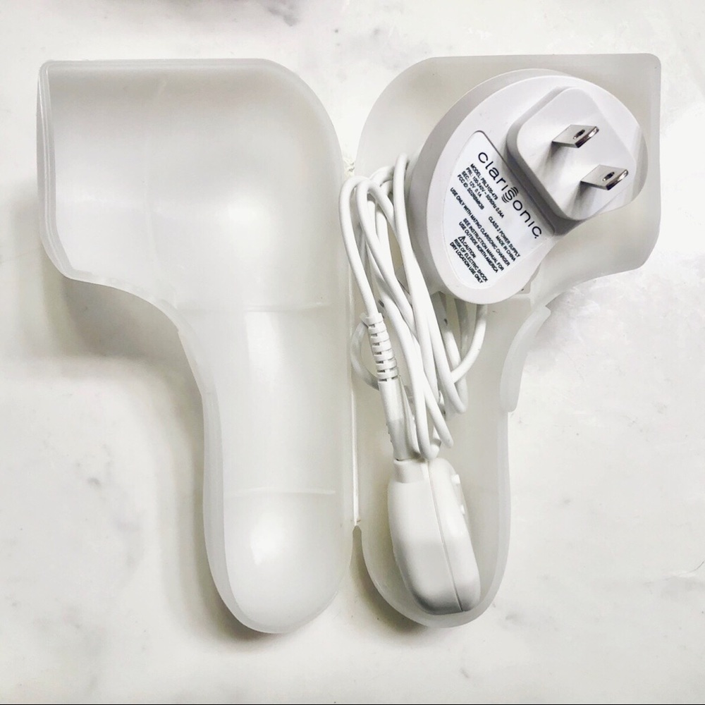 Clarisonic Charger and Travel Case Mia 2